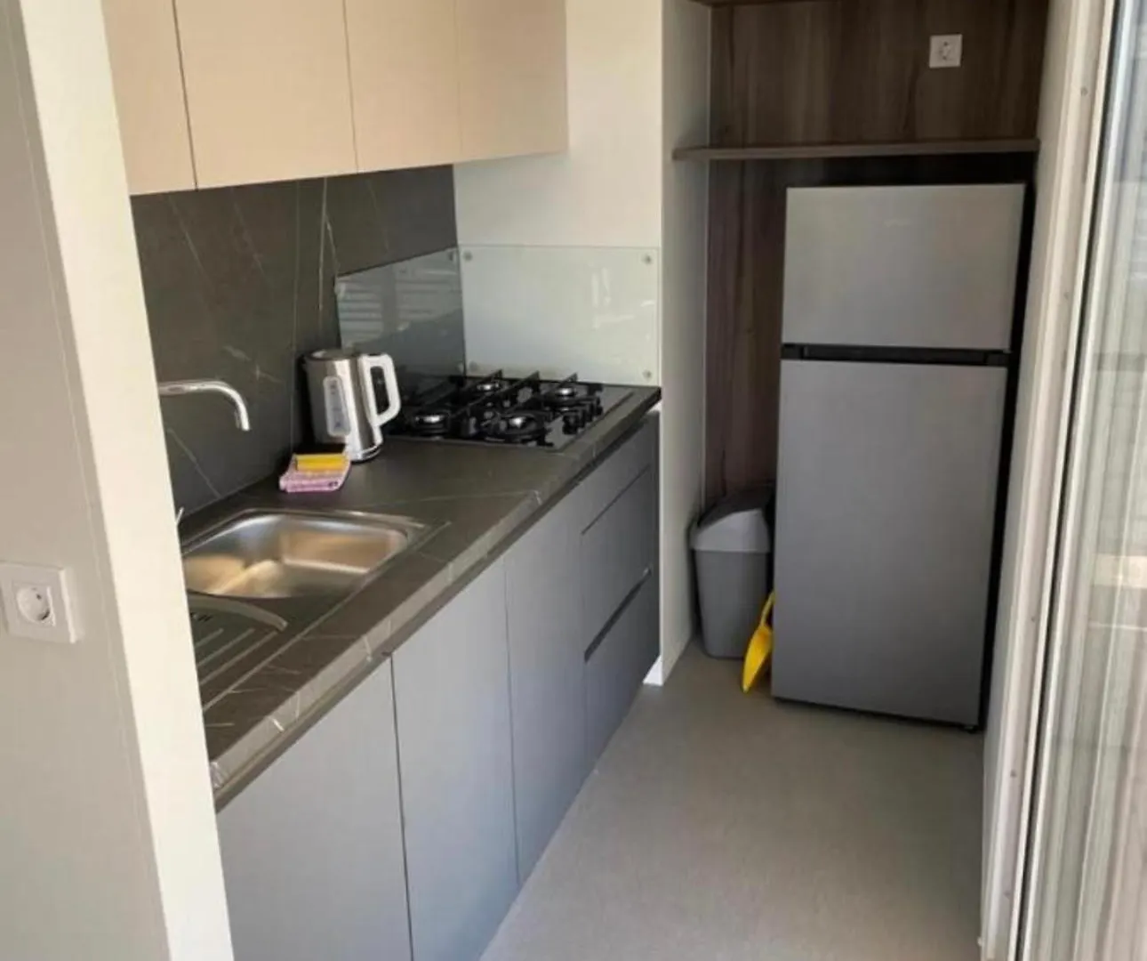 Hotel Mobilna Kucica Maar à Šimuni